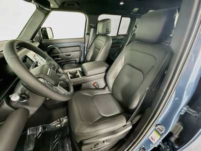 2026 Land Rover Defender 110 X-Dynamic SE