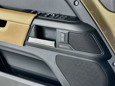 2026 Land Rover Defender 110 X-Dynamic SE