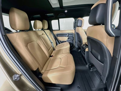 2026 Land Rover Defender 110 X-Dynamic SE