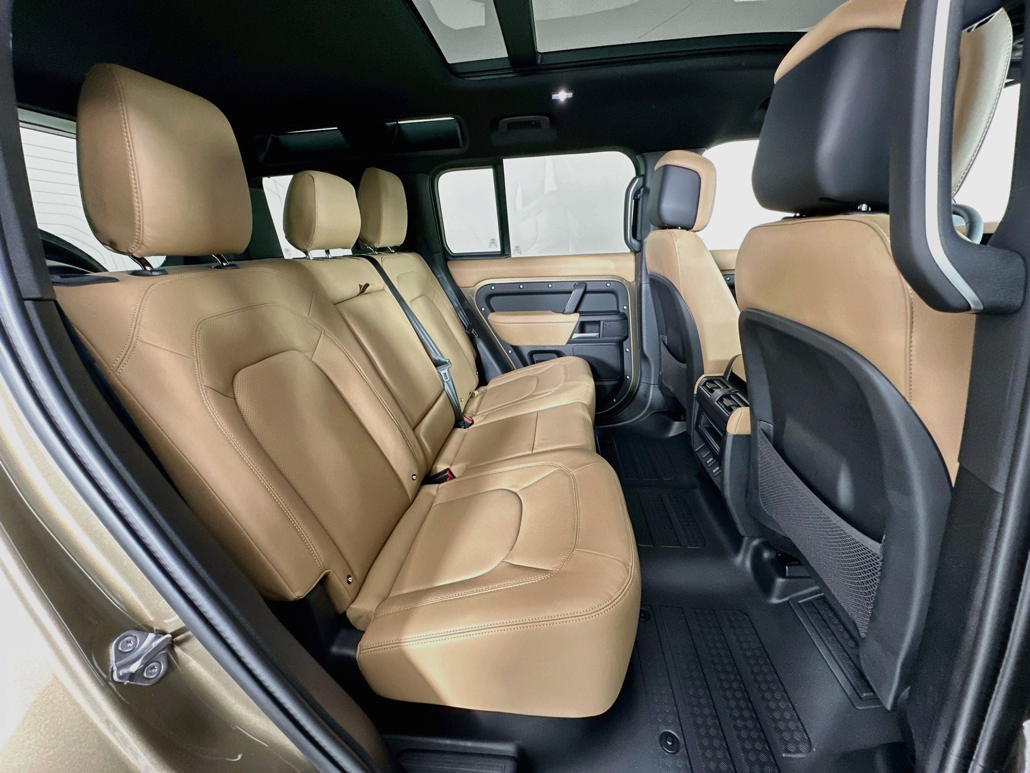 2026 Land Rover Defender 110 X-Dynamic SE