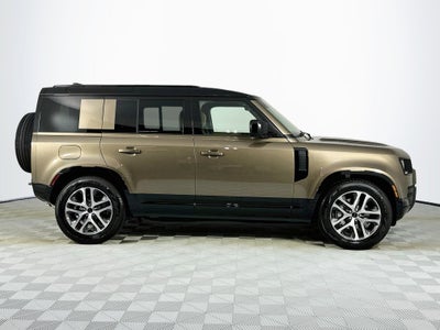 2026 Land Rover Defender 110 X-Dynamic SE