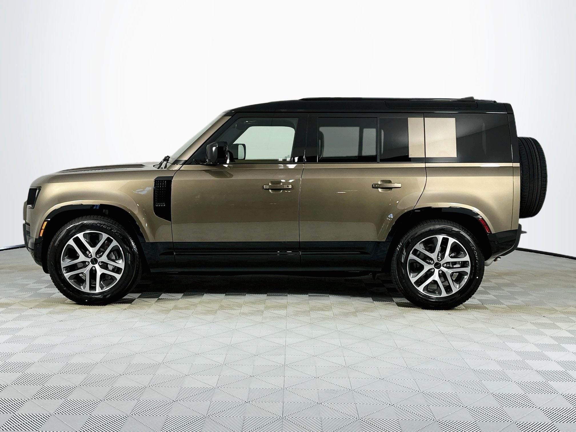 2026 Land Rover Defender 110 X-Dynamic SE