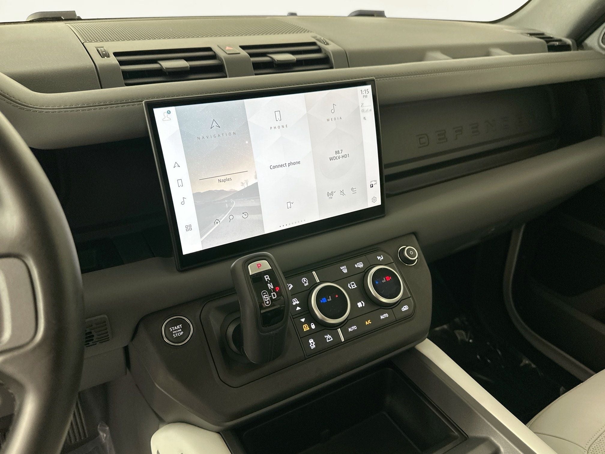 2025 Land Rover Defender 110 X-Dynamic SE