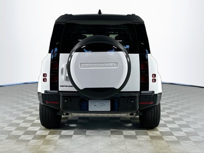 2025 Land Rover Defender 110 X-Dynamic SE