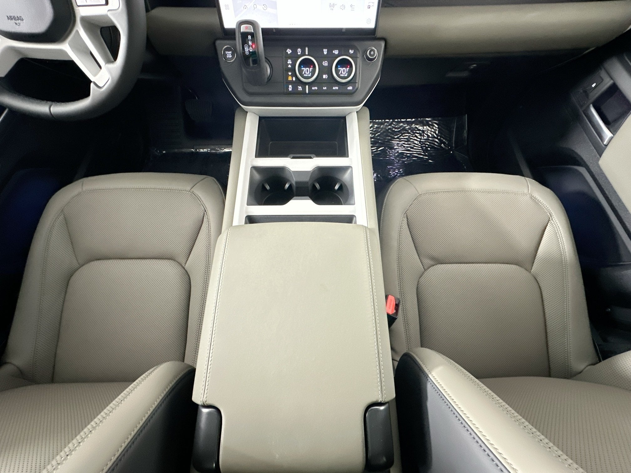 2026 Land Rover Defender 110 X-Dynamic SE