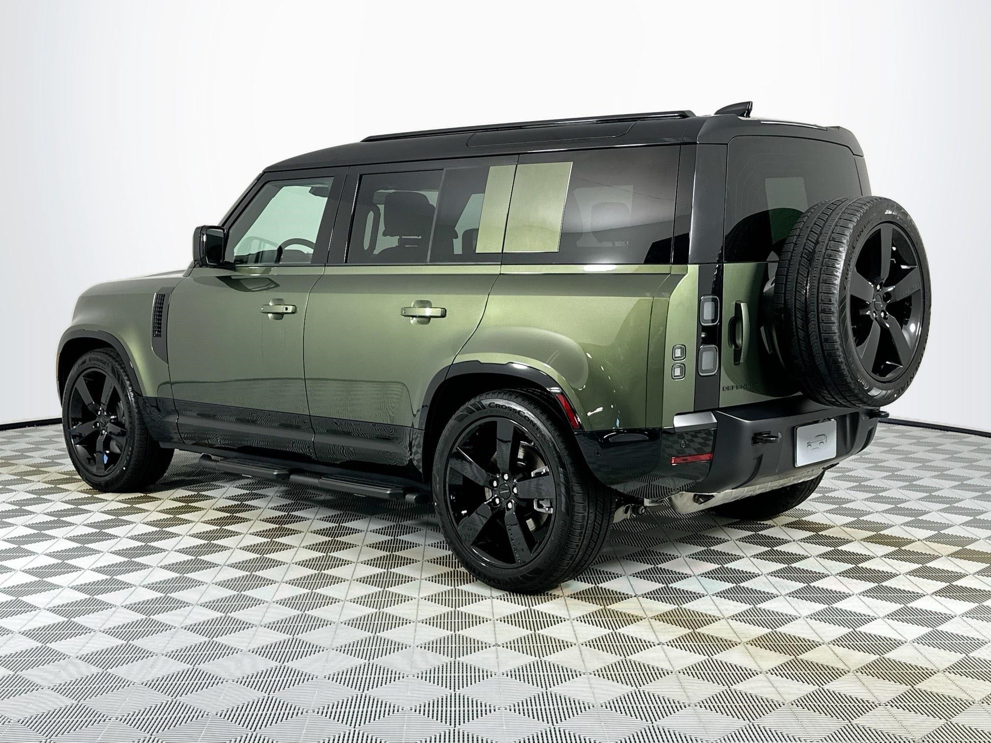 2026 Land Rover Defender 110 X-Dynamic SE