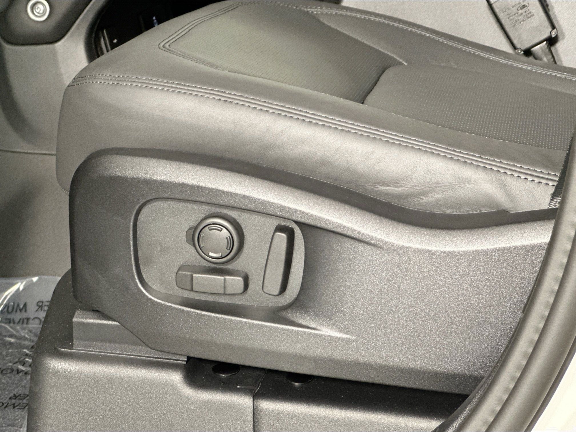 2026 Land Rover Defender 110 X-Dynamic SE