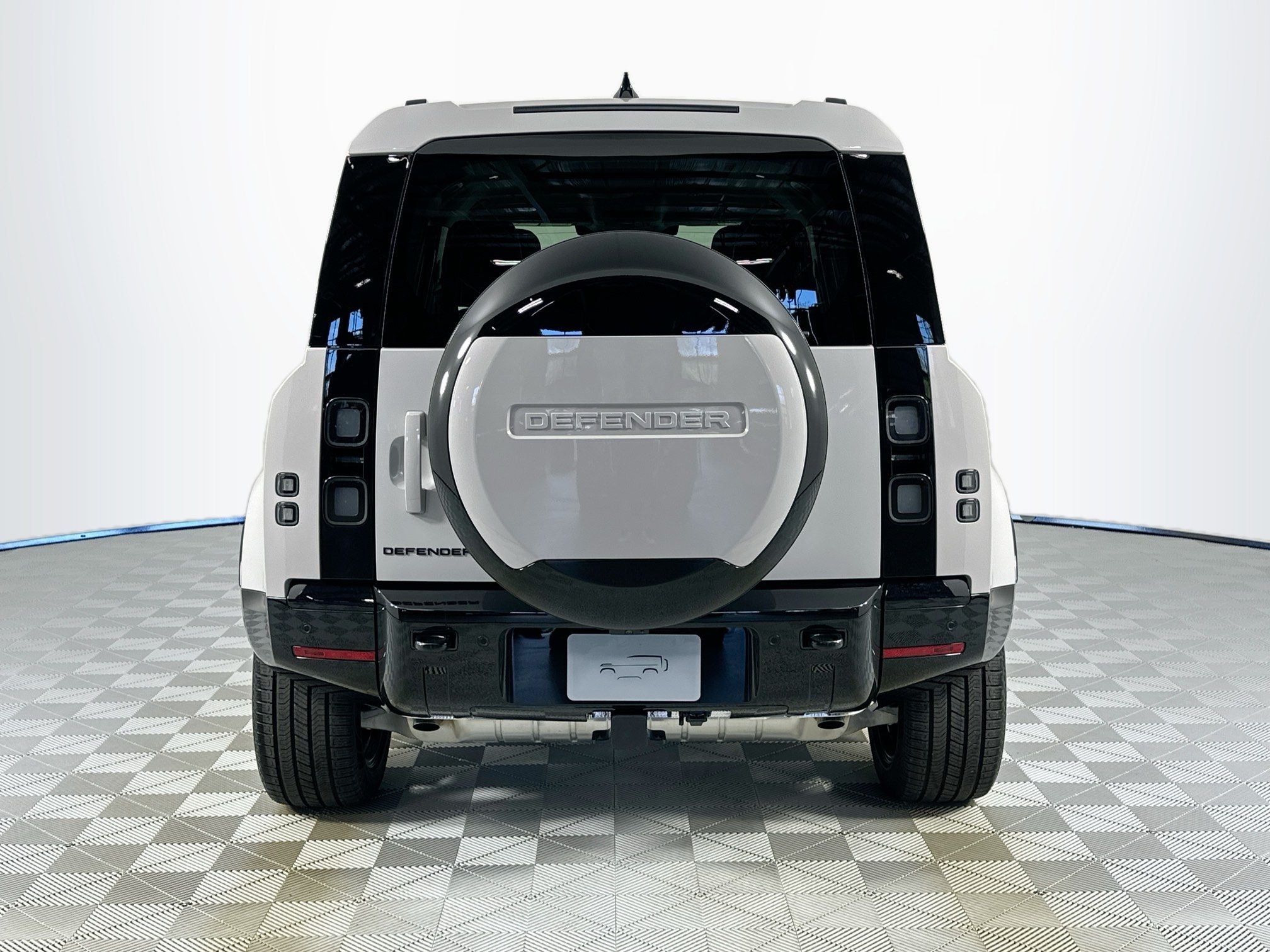 2026 Land Rover Defender 110 X-Dynamic SE