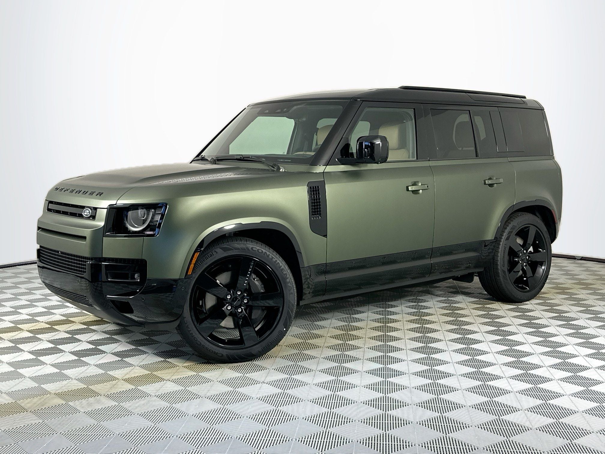 2026 Land Rover Defender 110 X-Dynamic SE