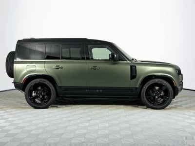 2026 Land Rover Defender 110 X-Dynamic SE