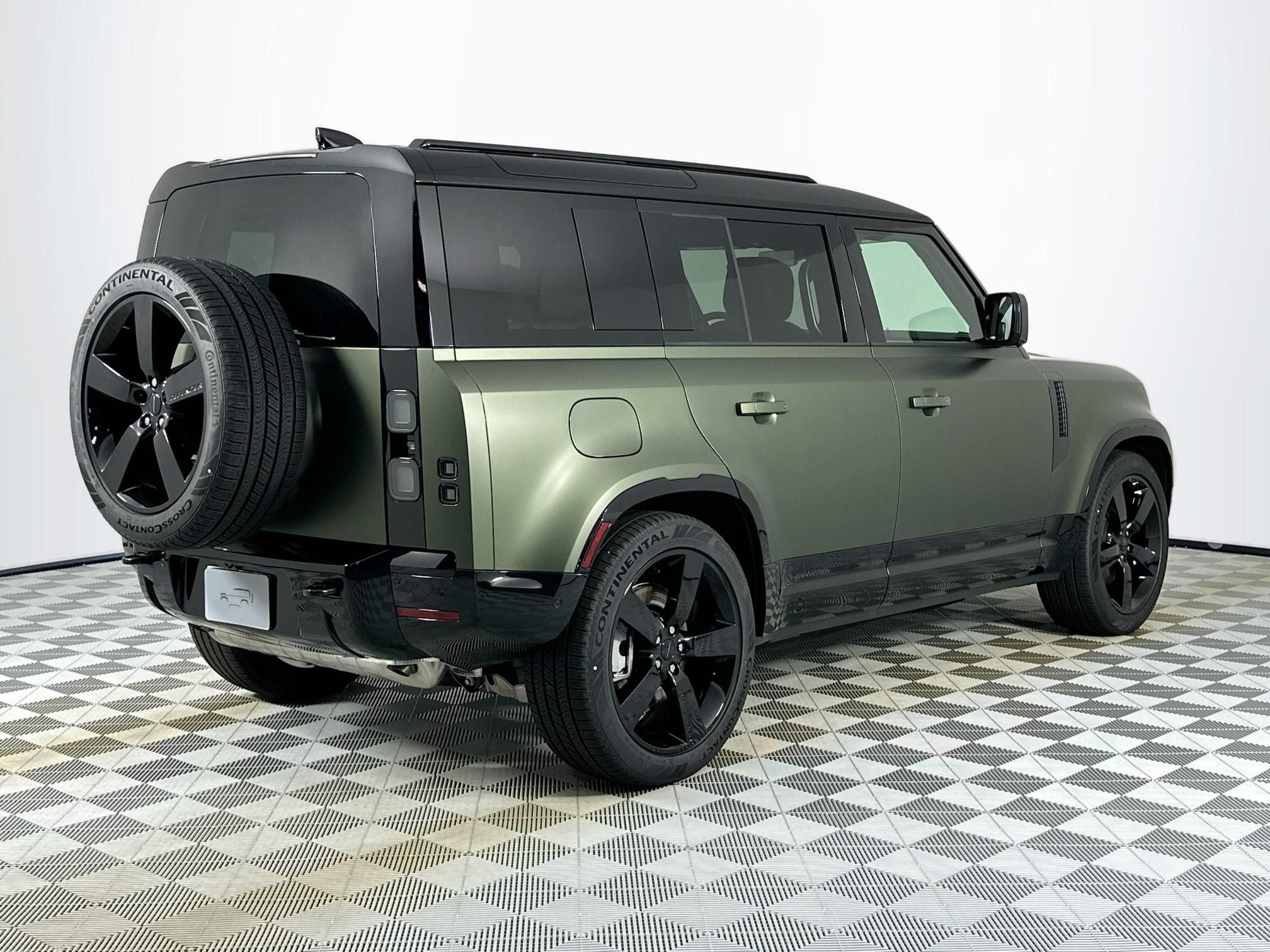 2026 Land Rover Defender 110 X-Dynamic SE