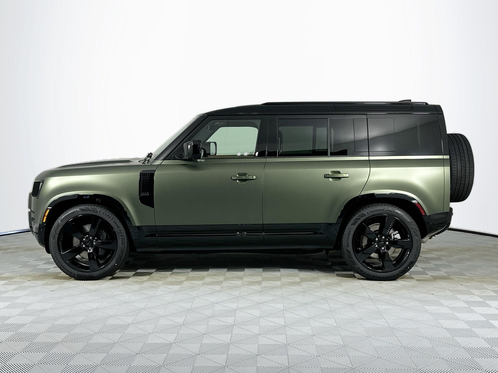 2026 Land Rover Defender 110 X-Dynamic SE