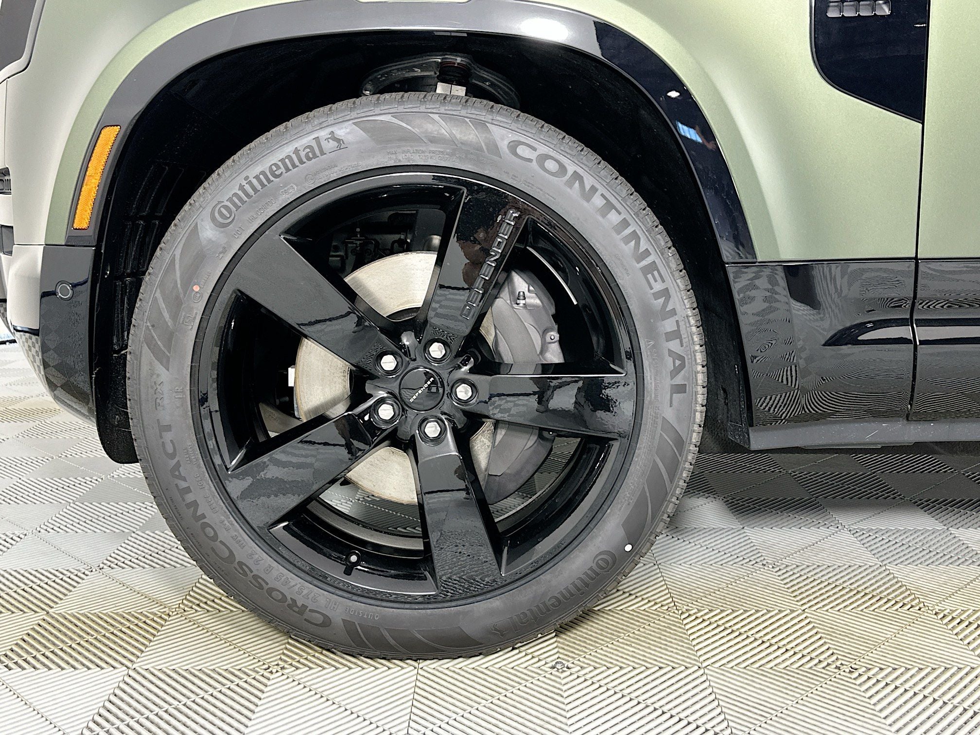 2026 Land Rover Defender 110 X-Dynamic SE