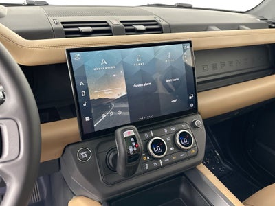 2026 Land Rover Defender 130 X-Dynamic SE