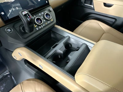 2026 Land Rover Defender 130 X-Dynamic SE