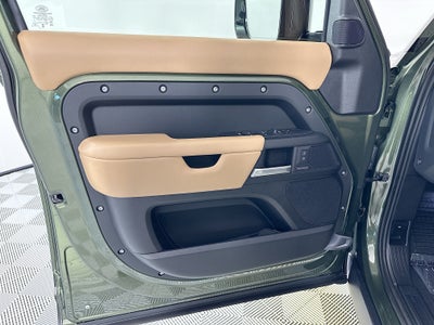 2026 Land Rover Defender 130 X-Dynamic SE