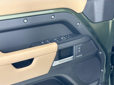 2026 Land Rover Defender 130 X-Dynamic SE