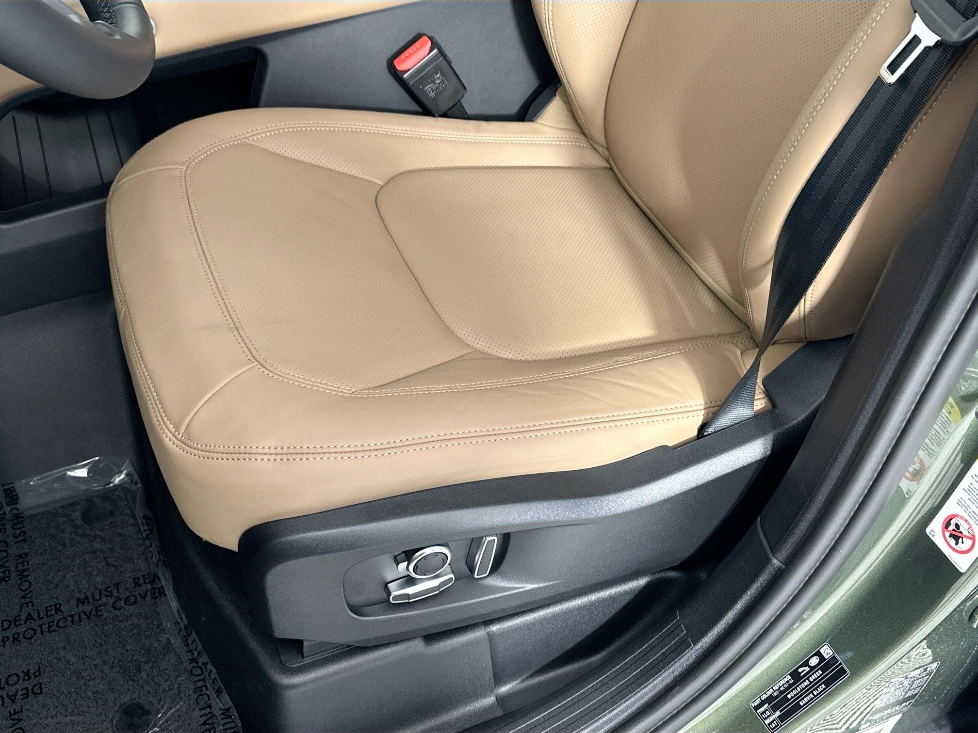 2026 Land Rover Defender 130 X-Dynamic SE