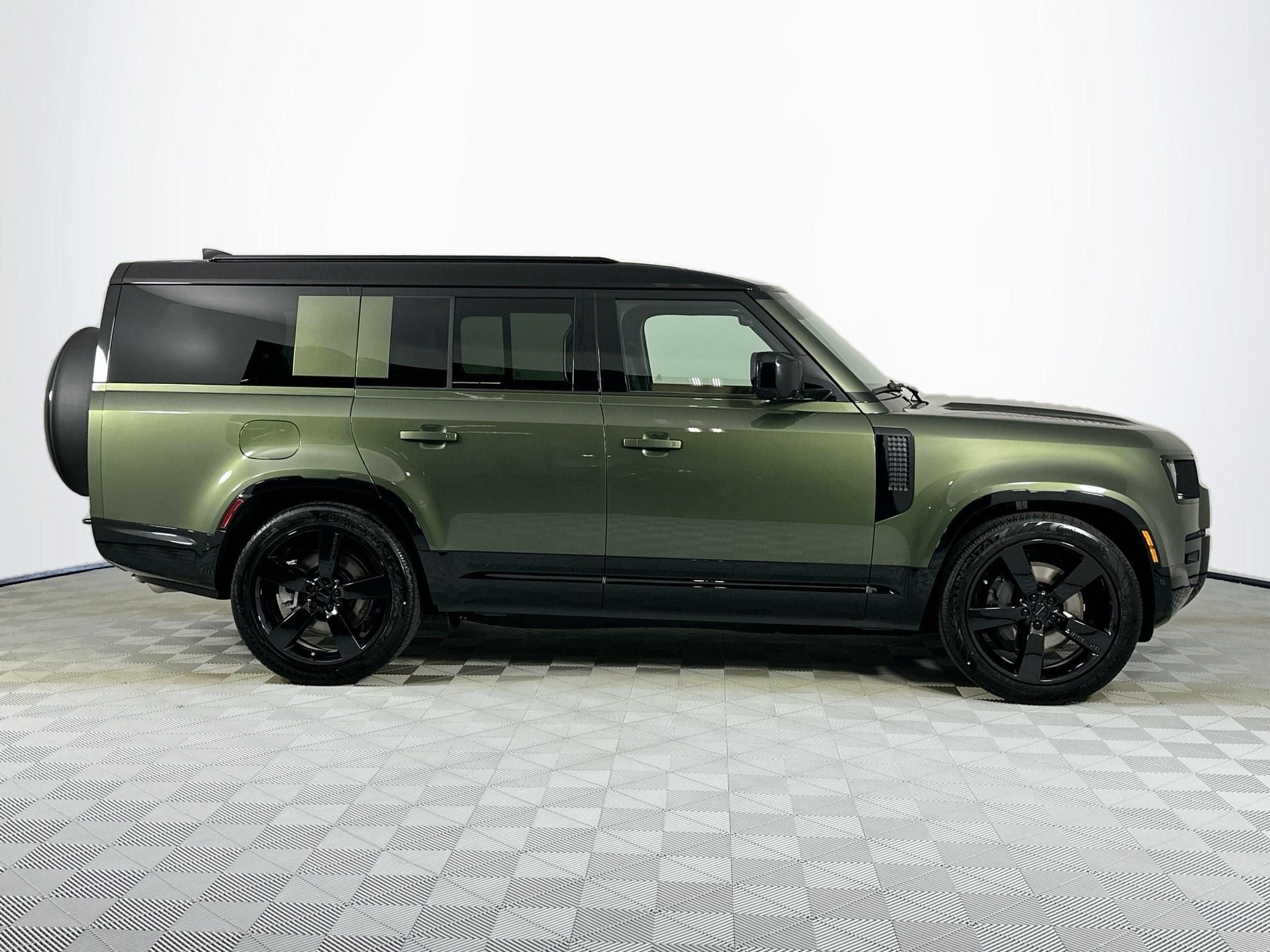 2026 Land Rover Defender 130 X-Dynamic SE