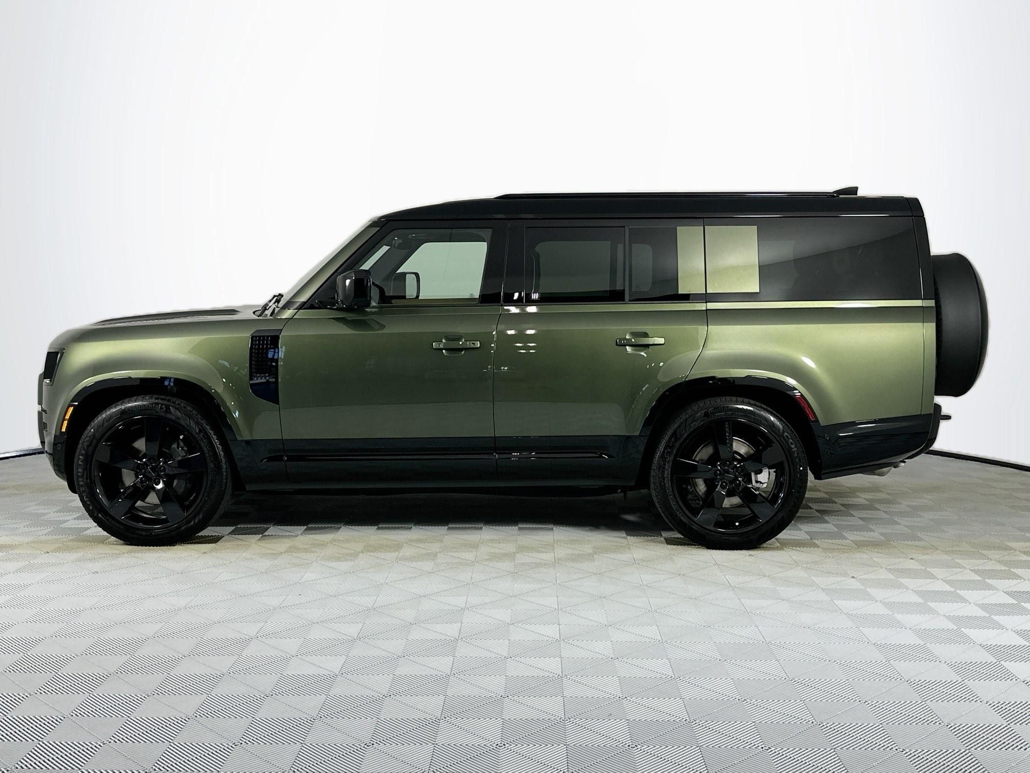 2026 Land Rover Defender 130 X-Dynamic SE