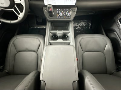 2026 Land Rover Defender 130 X-Dynamic SE