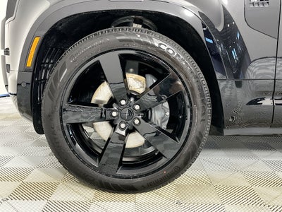 2026 Land Rover Defender 130 X-Dynamic SE