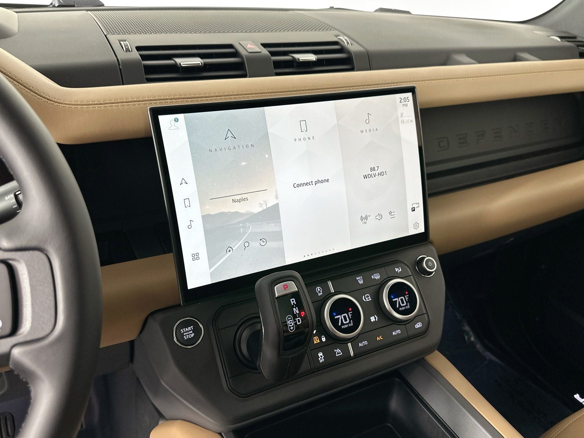 2026 Land Rover Defender 130 X-Dynamic SE