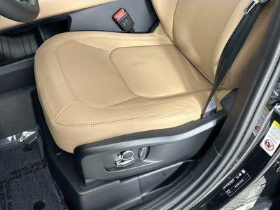 2026 Land Rover Defender 130 X-Dynamic SE