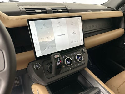 2026 Land Rover Defender 130 X-Dynamic SE