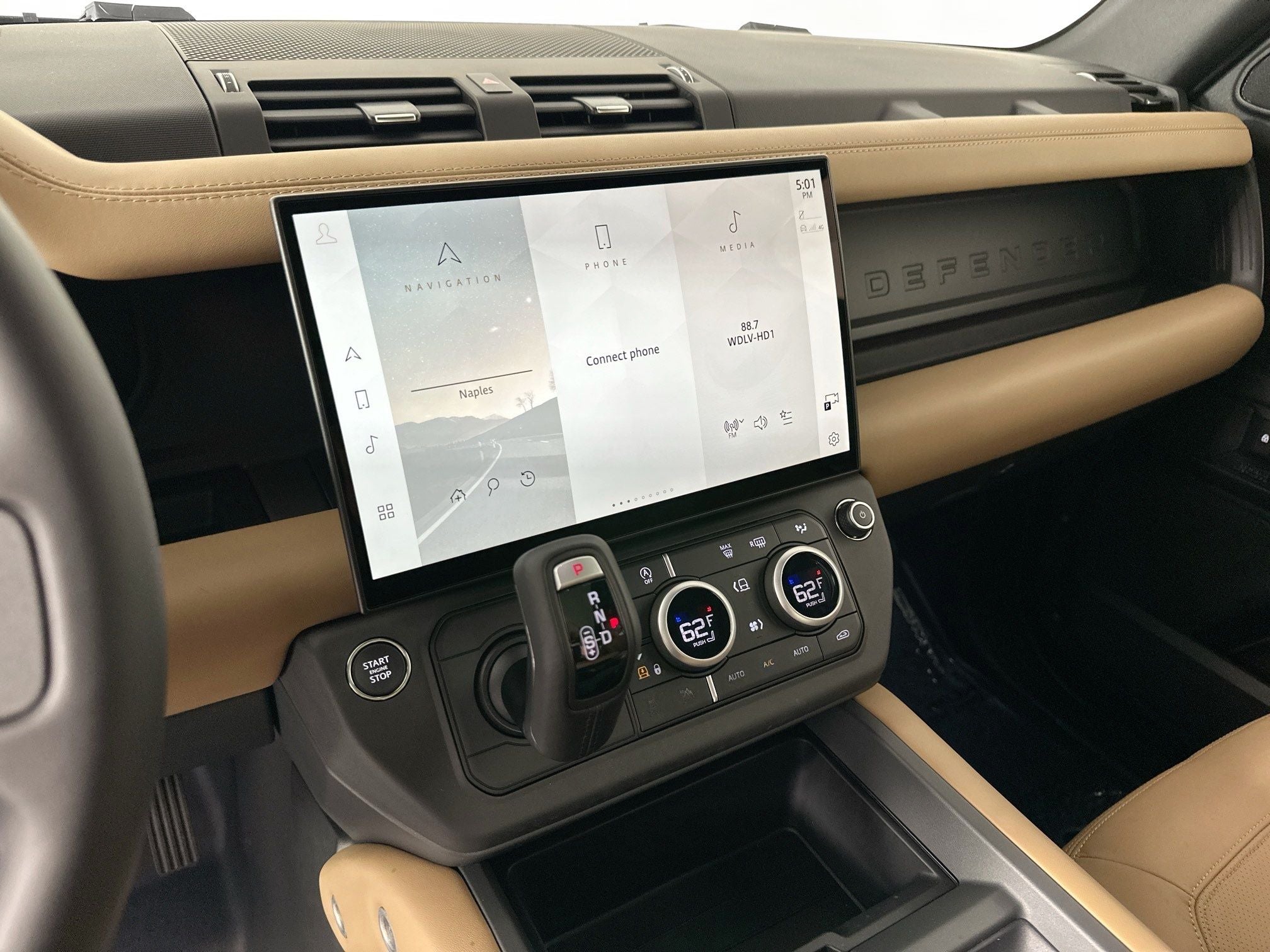 2026 Land Rover Defender 130 X-Dynamic SE