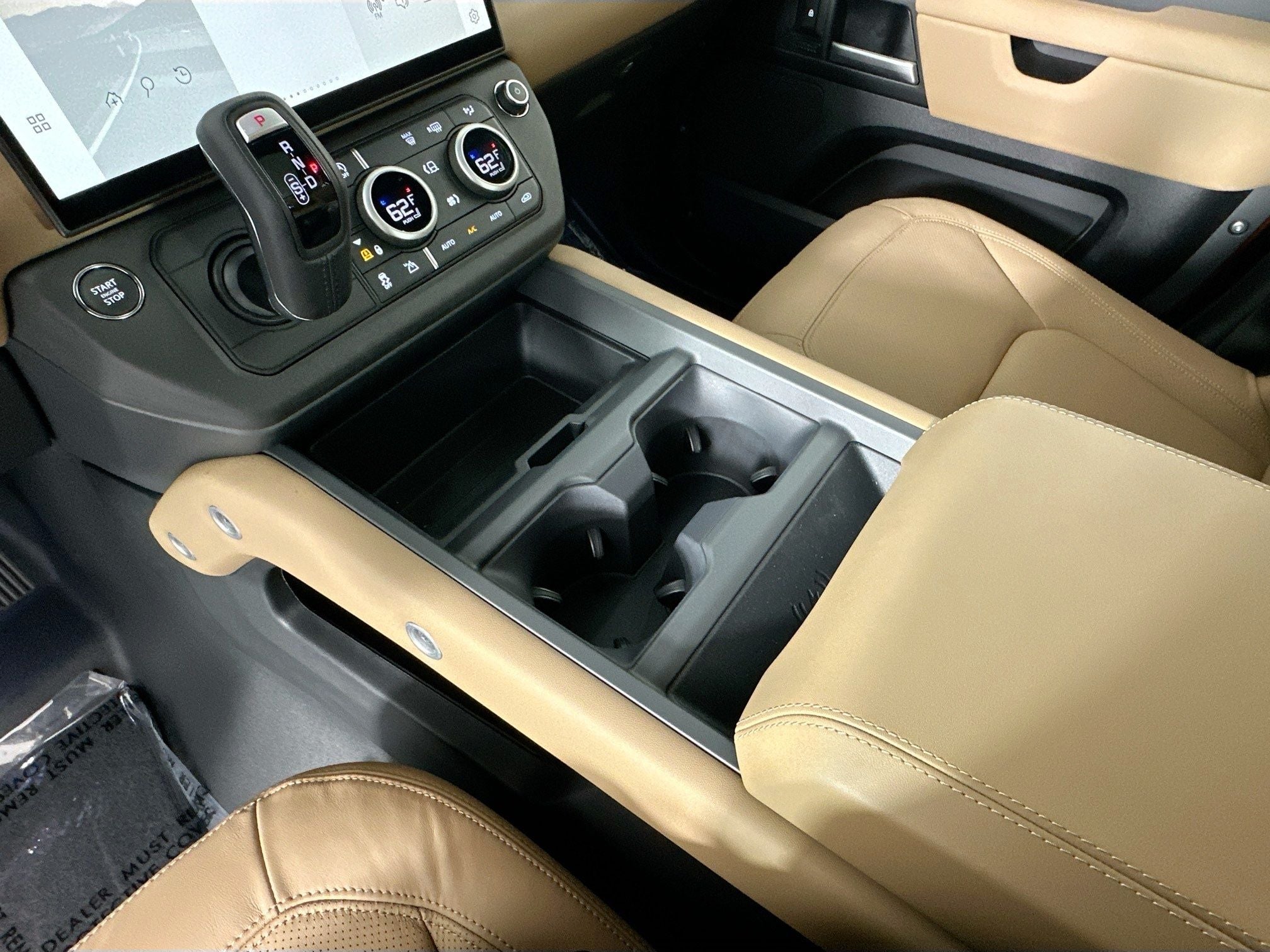 2026 Land Rover Defender 130 X-Dynamic SE