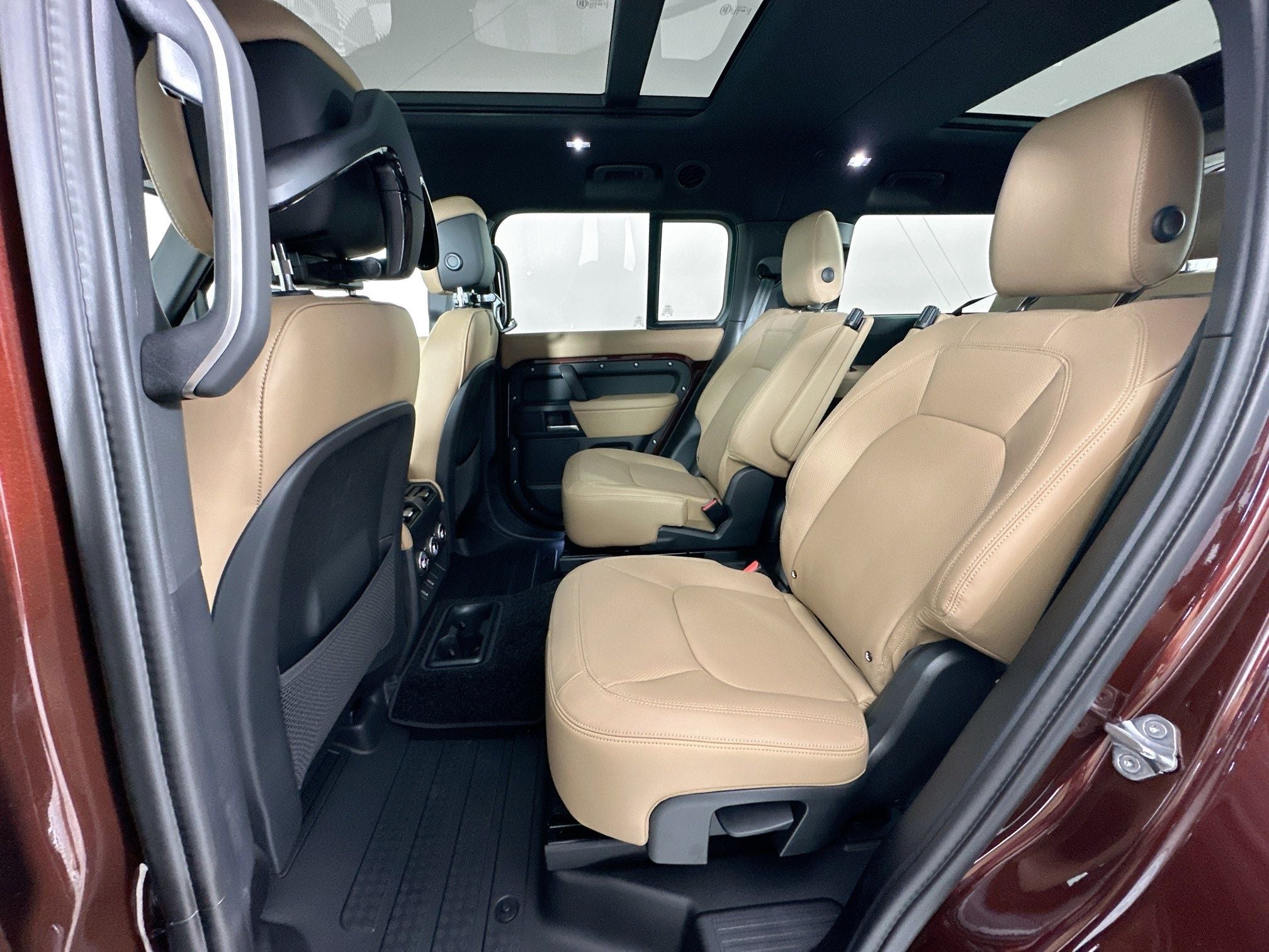 2026 Land Rover Defender 130 X-Dynamic SE
