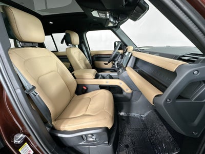 2026 Land Rover Defender 130 X-Dynamic SE