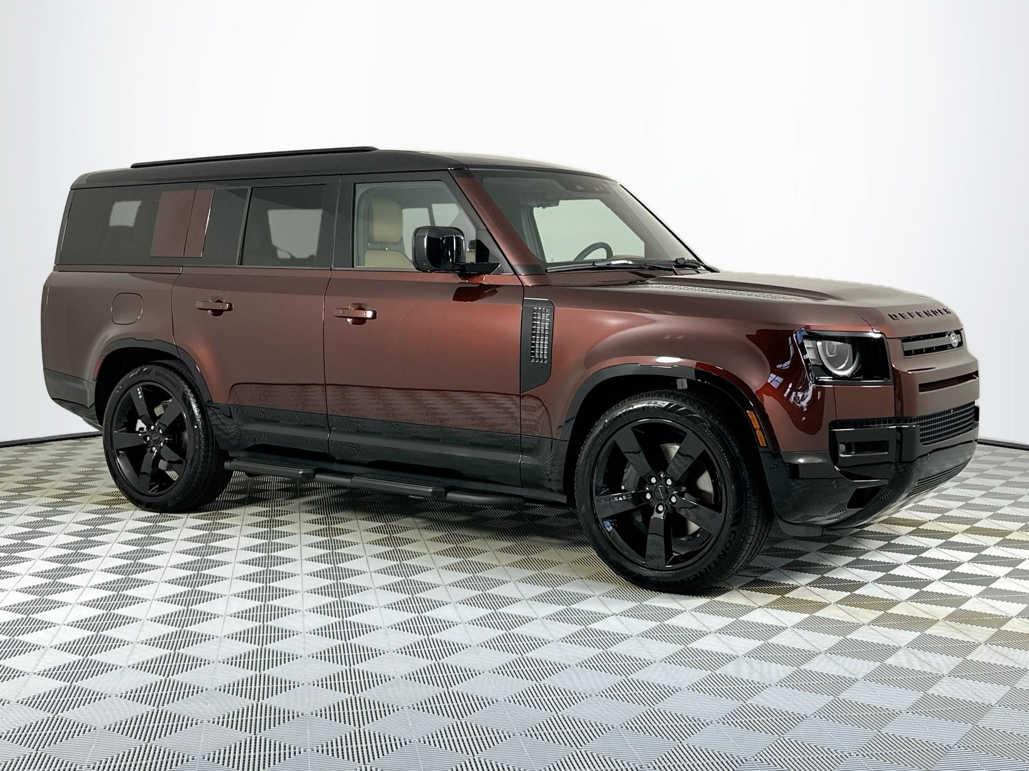 2026 Land Rover Defender 130 X-Dynamic SE