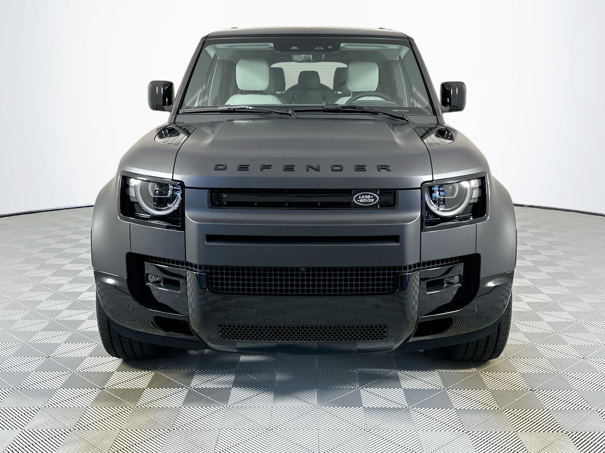 2026 Land Rover Defender 130 X-Dynamic SE