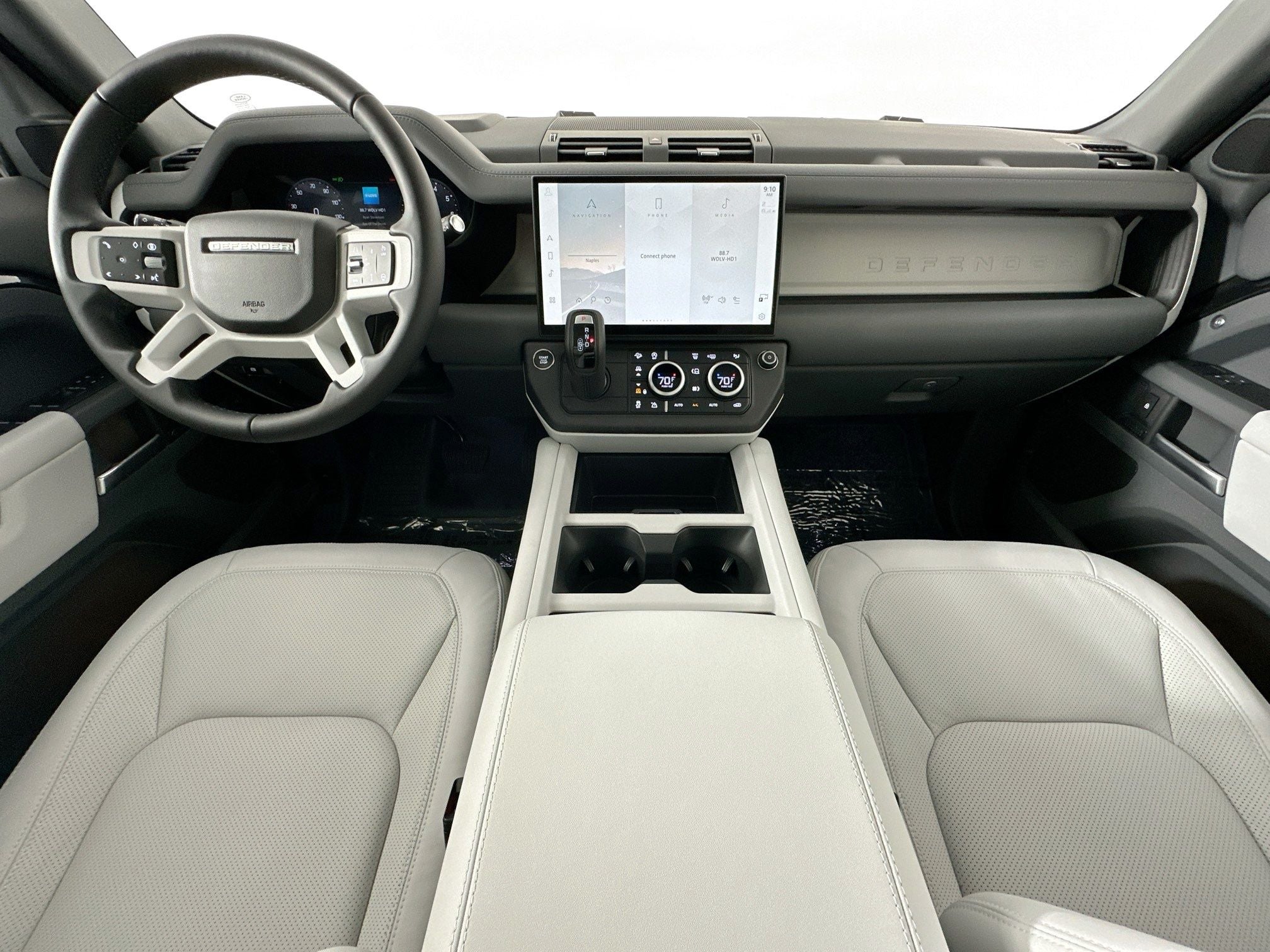 2026 Land Rover Defender 130 X-Dynamic SE