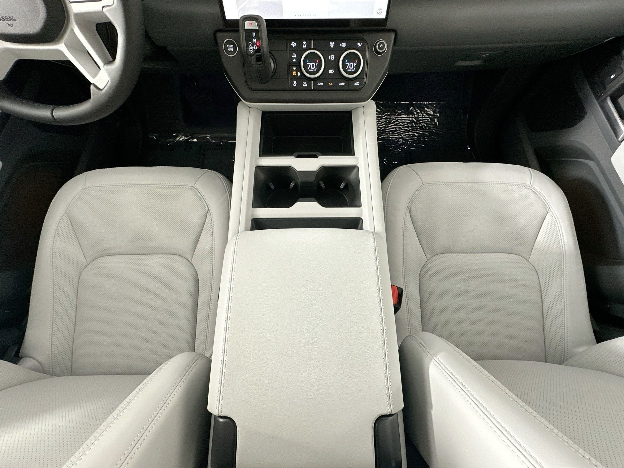 2026 Land Rover Defender 130 X-Dynamic SE