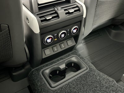 2026 Land Rover Defender 130 X-Dynamic SE