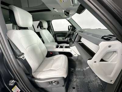 2026 Land Rover Defender 130 X-Dynamic SE