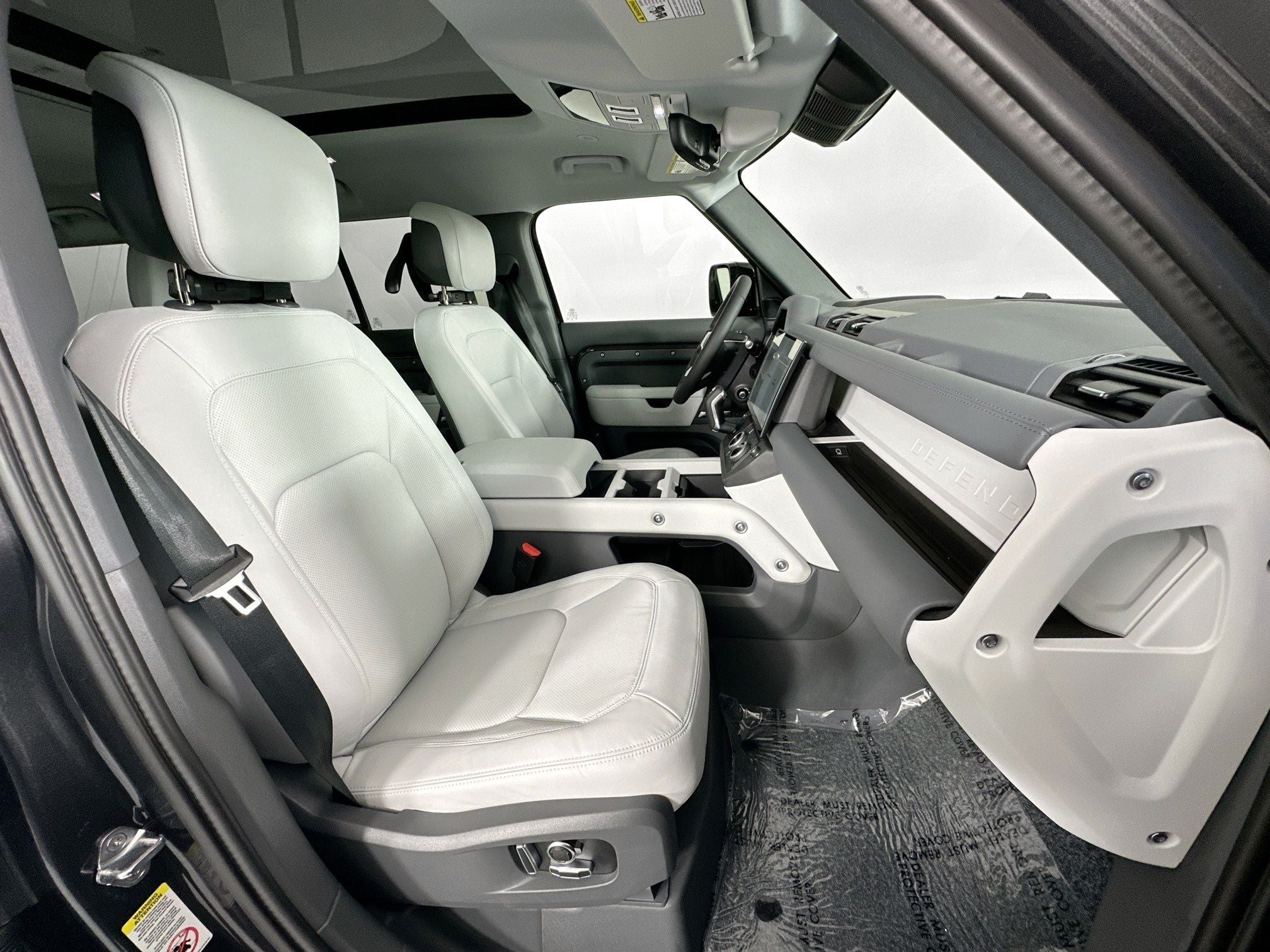 2026 Land Rover Defender 130 X-Dynamic SE