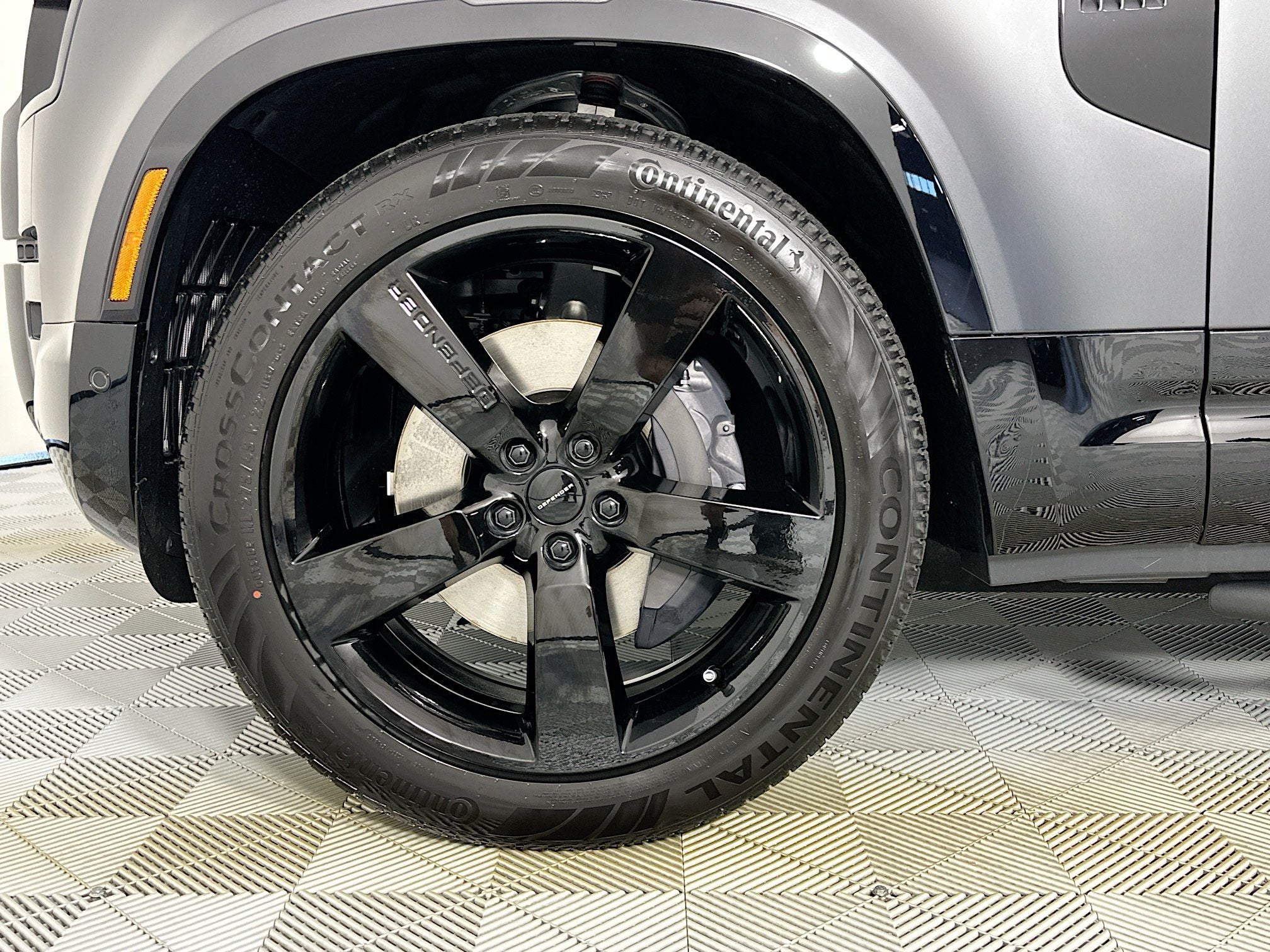 2026 Land Rover Defender 130 X-Dynamic SE