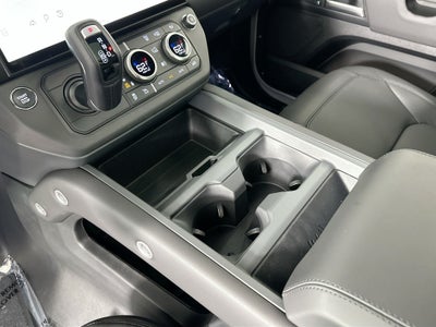 2026 Land Rover Defender 130 X-Dynamic SE