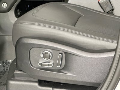 2026 Land Rover Defender 130 X-Dynamic SE