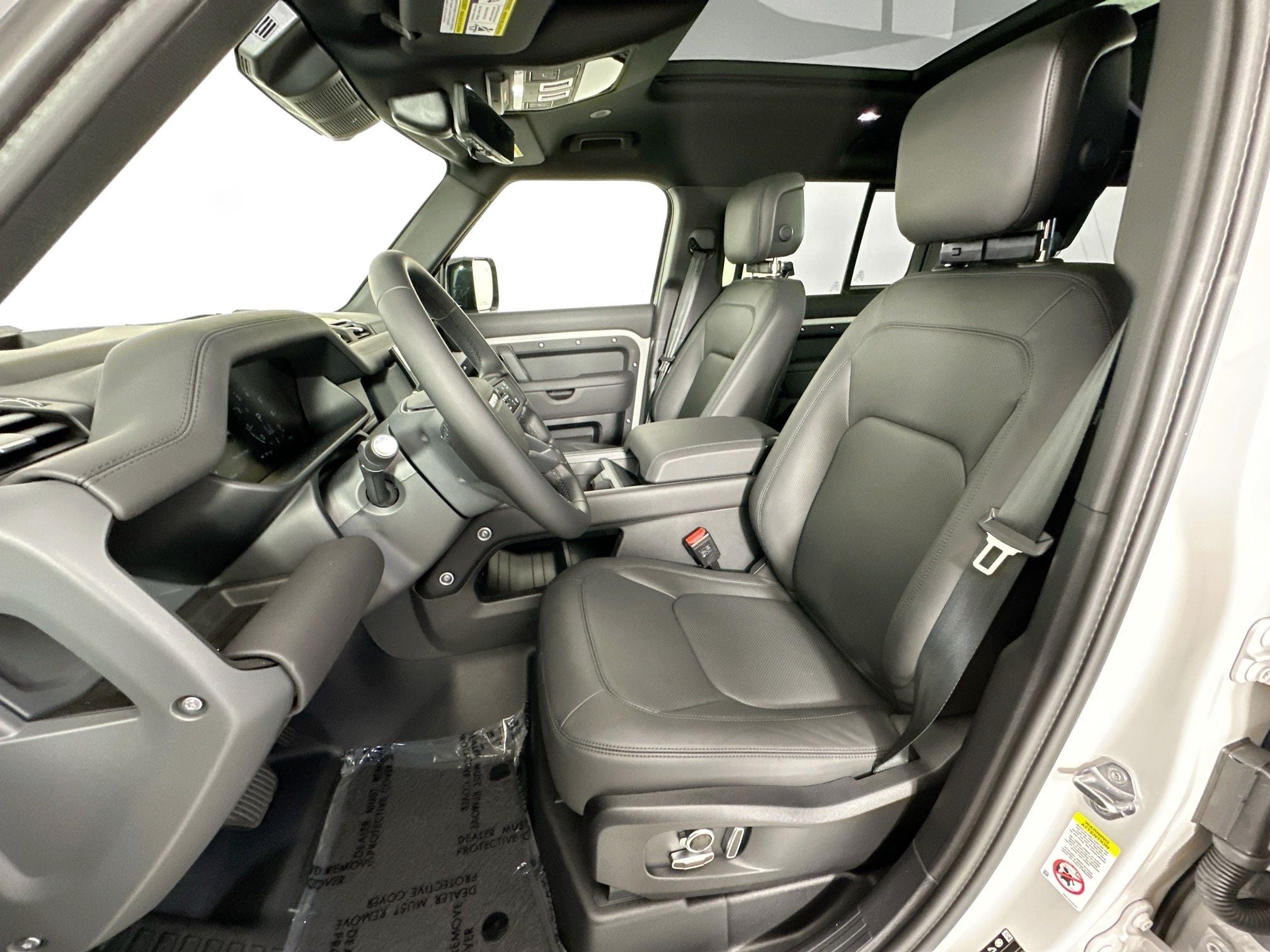 2026 Land Rover Defender 130 X-Dynamic SE