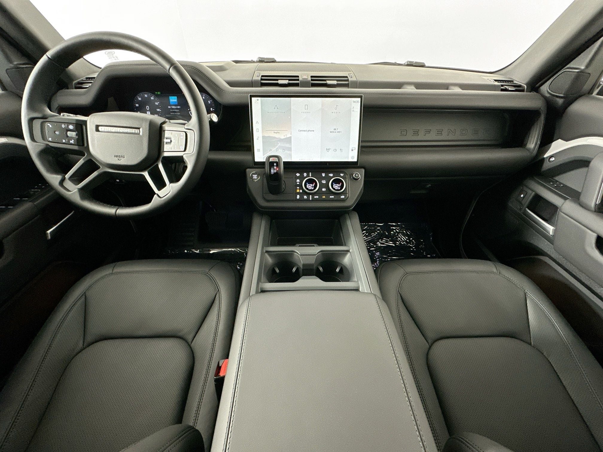 2026 Land Rover Defender 130 X-Dynamic SE