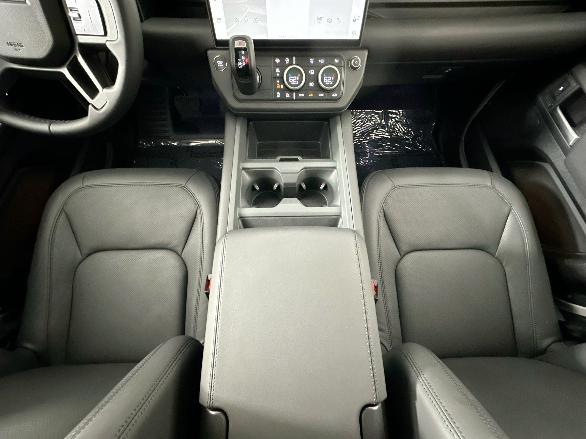 2026 Land Rover Defender 130 X-Dynamic SE