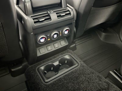 2026 Land Rover Defender 130 X-Dynamic SE