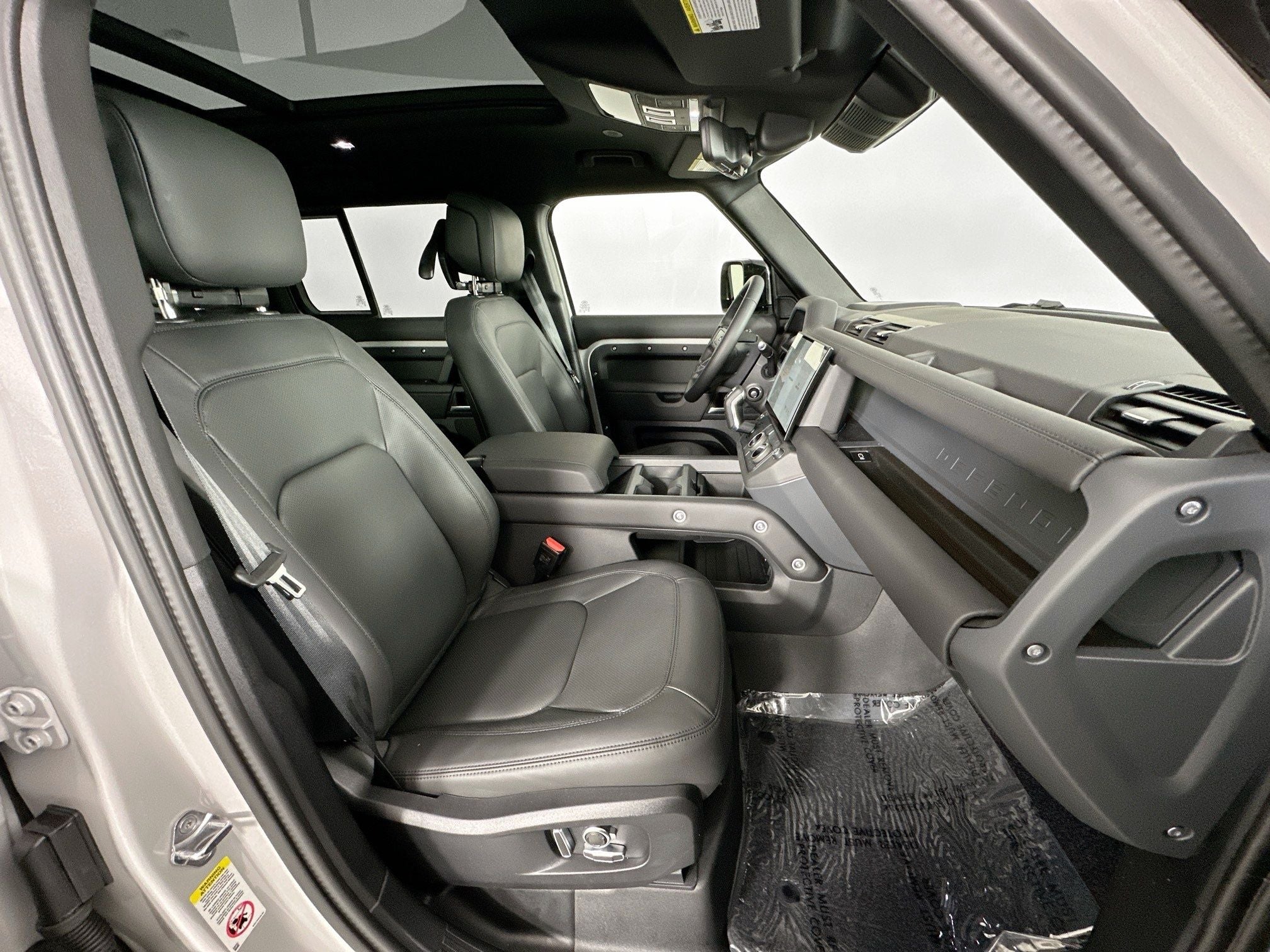 2026 Land Rover Defender 130 X-Dynamic SE