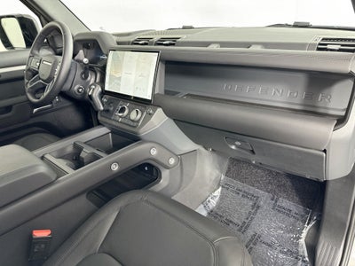 2026 Land Rover Defender 130 X-Dynamic SE