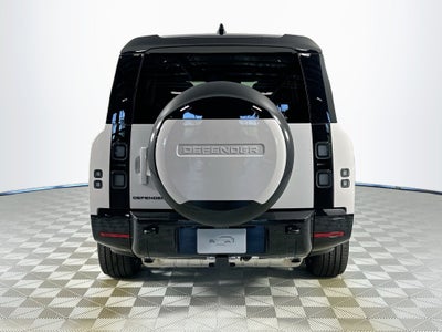 2026 Land Rover Defender 130 X-Dynamic SE